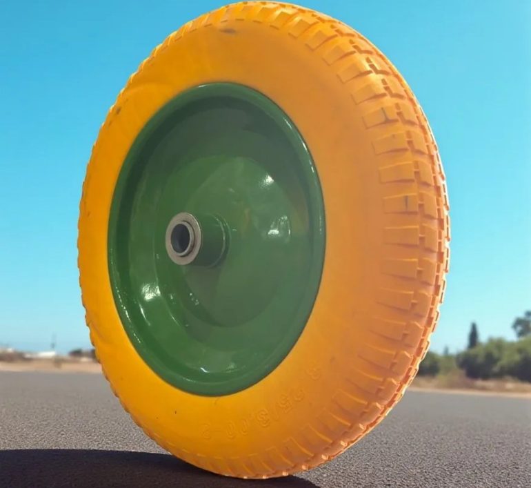 Почему правильное колесо для садовой тележки экономит ваши силы на участке